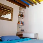 Chic & Vibrant Apartment, Place D'italie דירה