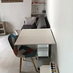 Apartment Chic & Vibrant Apartment, Place D'italie *