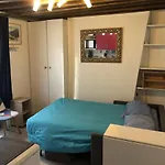 Chic & Vibrant Apartment, Place D'italie דירה *