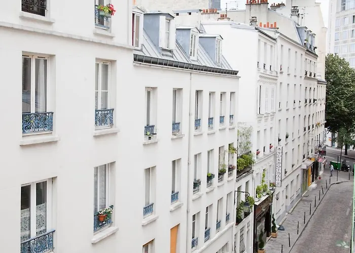 Chic & Vibrant Apartment, Place D'italie Apartment *