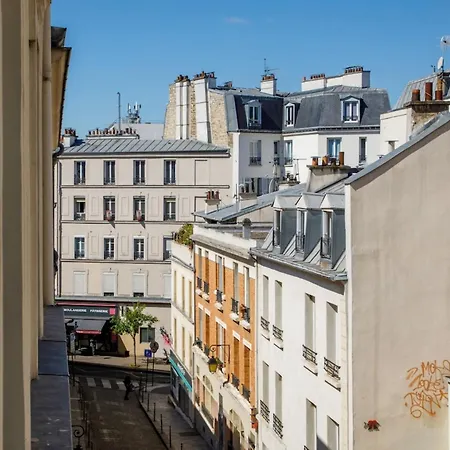 Chic & Vibrant Apartment, Place D'italie Διαμέρισμα *